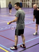 Badminton Club Lieshout houdt een extra speelavond op 28 juli. Stefan Schepers (l) en Jos Kluijtmans kijken er naar uit.