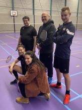 BCL-1/BouwBaar Bouwmanagement bestaande uit Tim van Bommel, Roel de Laat, Ainara Vandegard en Carolien van den Biggelaar (beide zittend).