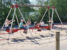 De jeugd van Badminton Club Lieshout had een leuke én warme dag in attractiepark DippieDoe.