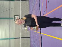 Winnares Hilke Klomp met de “Leo Bosch Trofee”.